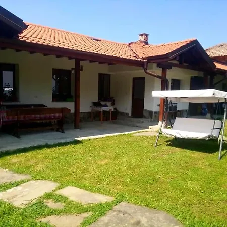 Къща За Гости ,,Под Върха